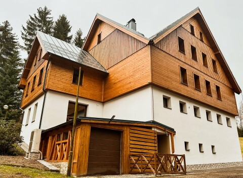 Jizerské hory neďaleko Jablonca nad Nisou: Apartmány Vesna s raňajkami a privátnou saunou, alebo vírivkou