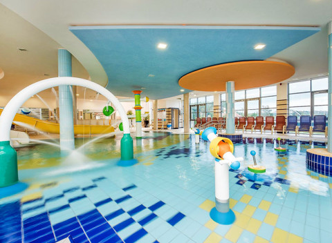 Kúpeľná perla Sárvár v hoteli v romantickom centre s bohatými raňajkami – aj na celý týždeň.