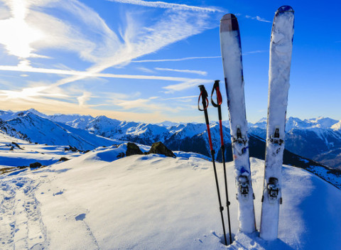 Servis lyží a snowboardov. Iba precízne pripravená výstroj garantuje maximálnu zábavu na svahu.