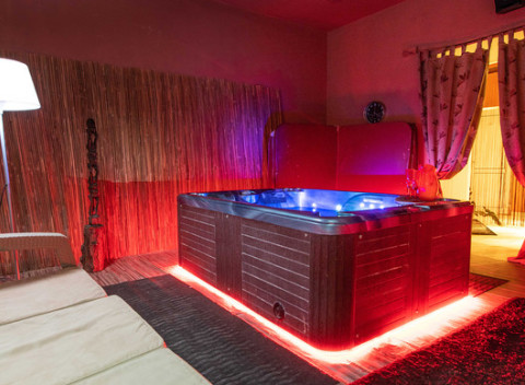 Privátny vstup do celého wellness pod hradom. Naštartujte sa do nového dňa príjemným relaxom.