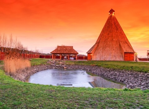 Stredné Čechy vo Vigvam rezorte s polpenziou, wellness a degustáciou vína.