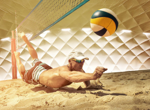 Beach volejbal v krytej hale pre skupinu hráčov - aj ako darčekový poukaz.