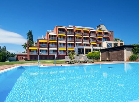 Balaton pár krokov od brehu: Hotel Margaréta **** s polpenziou a neobmedzeným wellness