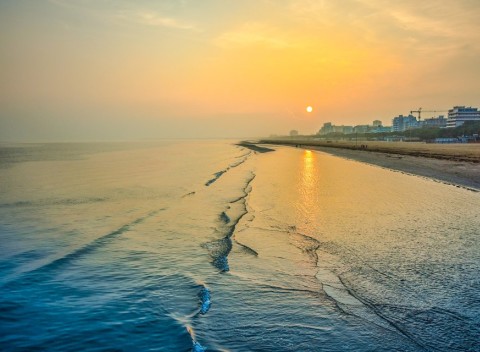 Taliansko 300 m od pláže v Hoteli Old River s raňajkami či polpenziou a bazénom.
