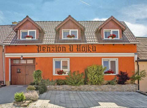 Južná Morava v penzióne pri Brne s bazénom, saunou, raňajkami a zľavou do Aqualandu Moravia.