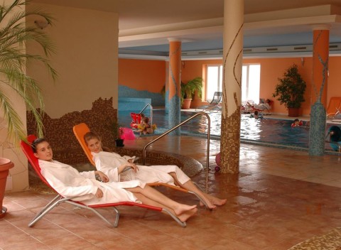 Neobmedzený wellness pobyt v Maďarsku v hoteli s polpenziou neďaleko Komárna.