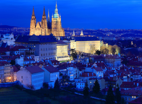 Praha v Hoteli Popelka **** s raňajkami a romantickou večerou blízko metra.