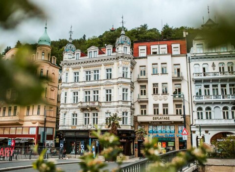 Karlove Vary blízko rieky a kolonád: 4* Hotel Esplanade s raňajkami + kávovar v izbe a zľavy do reštaurácií