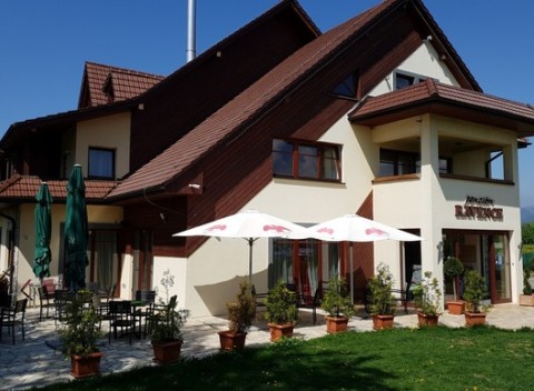 Kúsok od Liptovskej Mary, na skok od aquaparkov, navyše s polpenziou - ideálna dovolenka na Liptove.