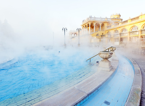 Krásna Budapešť v hoteli neďaleko centra a najväčšieho mestského parku s raňajkami a welcome drinkom.