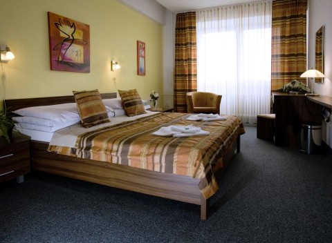 Komfortné ubytovanie v Hoteli Barónka na úpätí Malých Karpát v bratislavskej časti Rača.