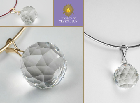 Krištáľové šperky Harmony Crystal Sun® so zlatým alebo strieborným náhrdelníkom.