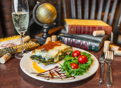 Lasagne, predjedlo, dezert a aperitív, 3-chodová večera pre 1 osobu v Da Vinci Bistro&MORE.