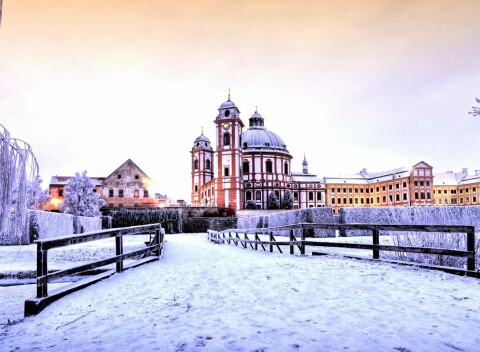 Vysočina: Jaroměřice nad Rokytnou pri zámku v Hoteli Opera *** s raňajkami/all inclusive + masáž a zľavy