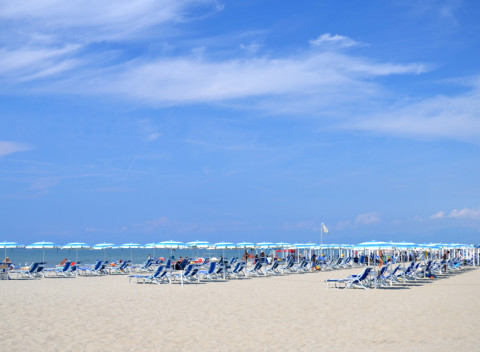 Taliansko v Hoteli Orlov s polpenziou blízko pláže a obľúbeného Rimini.