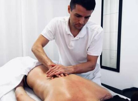 Masáž podľa vlastného výberu alebo strečingová terapia v Numbyra Trnava