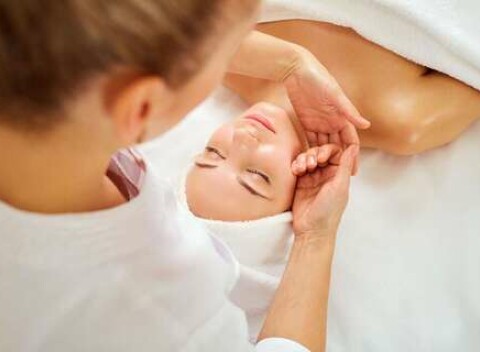 Kozmetické balíčky pre čistú, vypnutú a zrelaxovanú pleť pre dámy aj pánov Štúdiu Večná krása