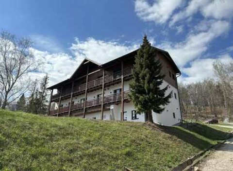 Chatky alebo apartmány na Muránskej planine pre milovníkov prírody s wellness a dieťaťom do 12 rokov v cene