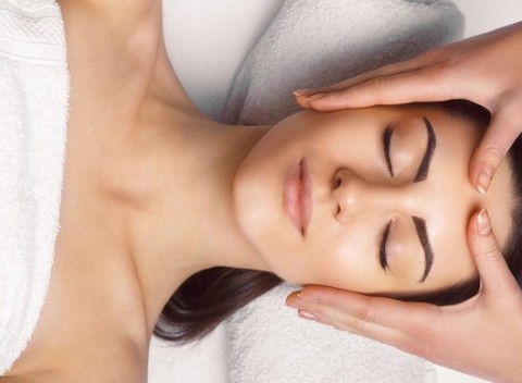 Hĺbkové ultrazvukové čistenie alebo regeneračné ošetrenie pleti v Kozmetickom štúdiu Dominika.