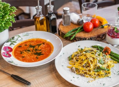 Fettucine alebo hovädzie líčka na víne – trojchodové menu v The Park Restaurant.