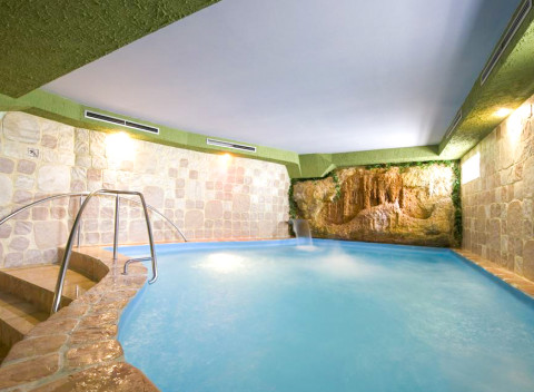 Hotel Kormorán **** s polpenziou, wellness a fitness len 20 km od Bratislavy.