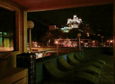 Privátna panoramatická fínska sauna s výhľadom na Trenčiansky hrad pre 2 osoby