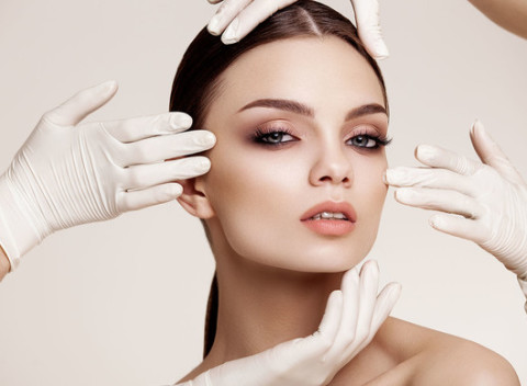 Fibroblast - neinvazívny lifting očných viečok a vrások. Rýchle a takmer bezbolestné.