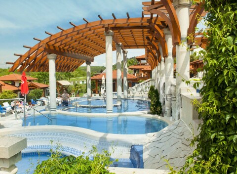 Maďarsko: Centrum Egeru v Hoteli Unicornis *** s polpenziou a vstupom do jazerných kúpeľov + nápoje k večeri