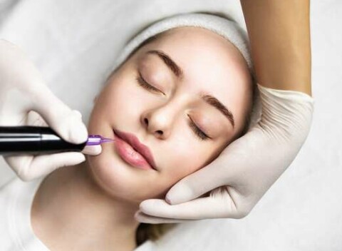 Dokonalé obočie a pery 24/7 - krása bez starostí vďaka PMU, laminácií alebo farbeniu