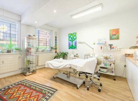 Darčeková poukážka do kozmetického salónu Kozmetika LUX na ošetrenia podľa výberu