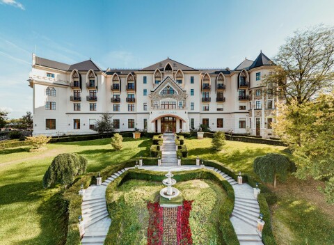 Maďarsko: 4* Zámocký Borostyán Med Hotel s plnou penziou a wellness neobmedzene (bazény, vírivky, sauny)