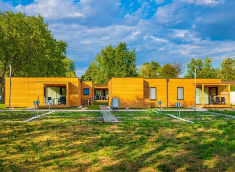 Mezőkövesd v štýlovej chatke až pre 5 osôb v Zsóry Liget Resorte **** + raňajky a zľava na vstup do kúpeľov