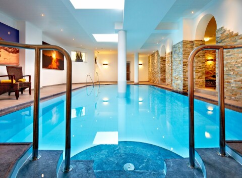 Dovolenka snov pri Zellskom jazere: Hotel Tauernhof Kaprun **** s polpenziou a wellness + zľavy na atrakcie