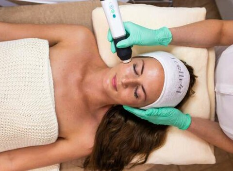 Ošetrenie pleti prelomovou technológiou OxyGeneo+ - rozžiarená a hydratovaná pleť, okamžitý aj dlhodobý efekt