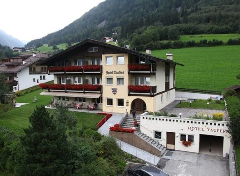 Skvelý relax v talianskom hoteli Taufers*** s neobmedzeným wellness len 3 km od ski centra.
