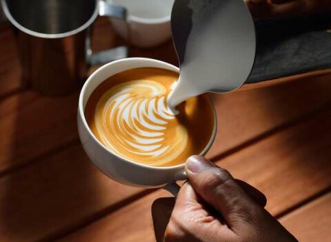 Kurzy home barista v kaviarni Talks - Chceli by ste vedieť doma vykúzliť cappuccino s obrázkom?