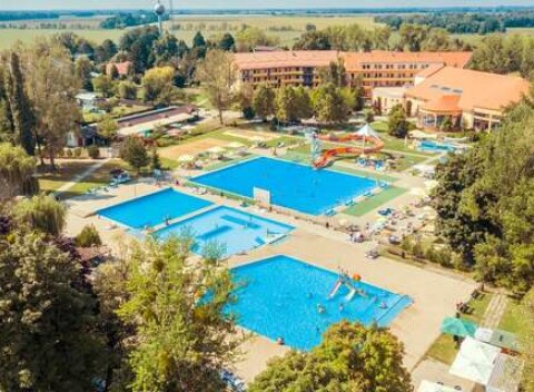 Celodenný vstup do THERMAL PARKU a na letné KÚPALISKO PATINCE + obed