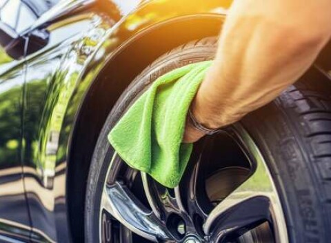 Čistenie elektrónov, leštenie svetlometov a chrómových častí vozidla v JJM TRANSPORT