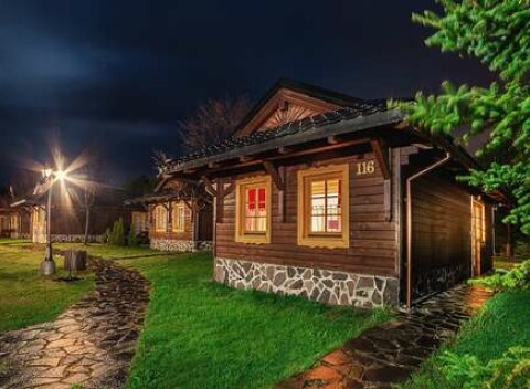 Chatka priamo v rezorte Holliday Village Tatrandia pre 2 až 5 osôb + zľava na celodenný vstup do Tatralandie