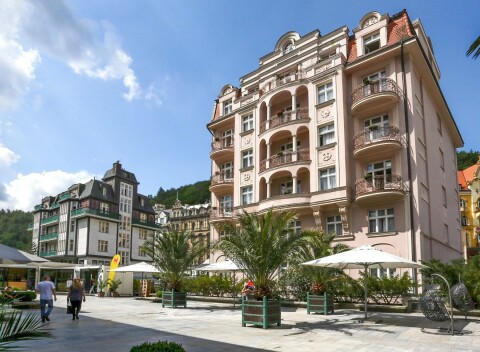 Karlove Vary: Art Deco WOLKER **** s neobmedzeným wellness, až 6 procedúrami a polpenziou + dieťa zadarmo