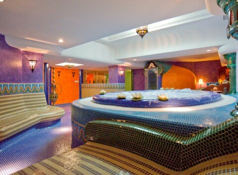 Hévíz len 2 km od termálneho jazera v Amira Boutique Hoteli s neobmedzeným marockým wellness + polpenzia