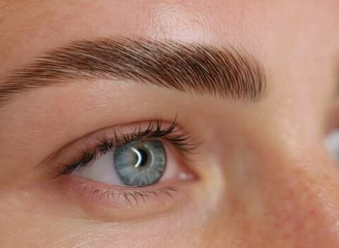 Kórejský lashlifting mihalníc a laminácia obočia v Bloom Clinic Bratislava