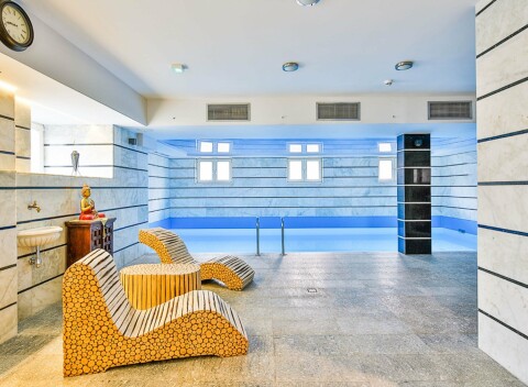 Pobyt pri Vroclave v zámockom Orient Palace Hoteli *** s neobmedzeným wellness (bazén, sauny) + polpenzia