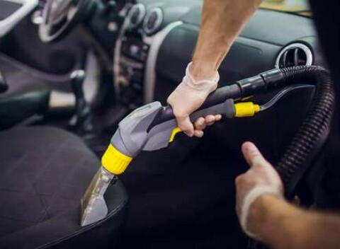 Kompletné umytie auta aj s tepovaním interiéru a impregnáciou tesnení