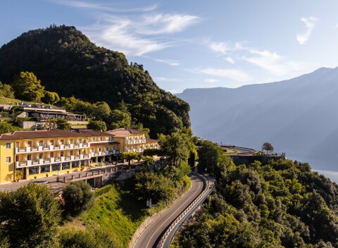 Taliansko: Tignale blízko Lago di Garda v Hoteli Residence La Rotonda *** s polpenziou, bazénmi a programom