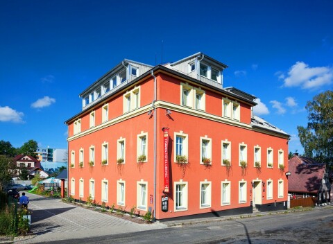 Liberec blízko Ještědu v Pytloun Wellness Travel Hoteli *** s raňajkami, bazénom, vírivkou a saunami + tapas