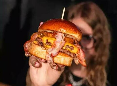 Konn: 500 g BaconJam Smash Burger Menu – poriadna nálož chuti pre pravých burgerových nadšencov