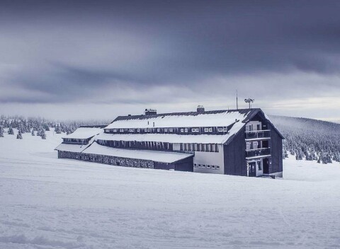 Pobyt v obklopení skiareálov medzi Špindlerovým Mlýnom a Pecou pod Sněžkou v Dvorskej Boude s polpenziou