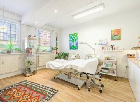 Darčeková poukážka do kozmetického salónu Kozmetika LUX na ošetrenia podľa výberu