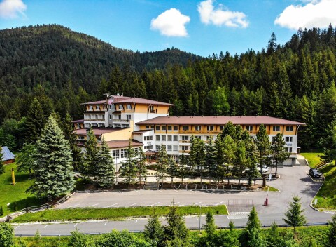 Odpočinok v Nízkych Tatrách v Relax Hoteli Avena *** s polpenziou a bazénom neobmedzene + zľava na wellness
